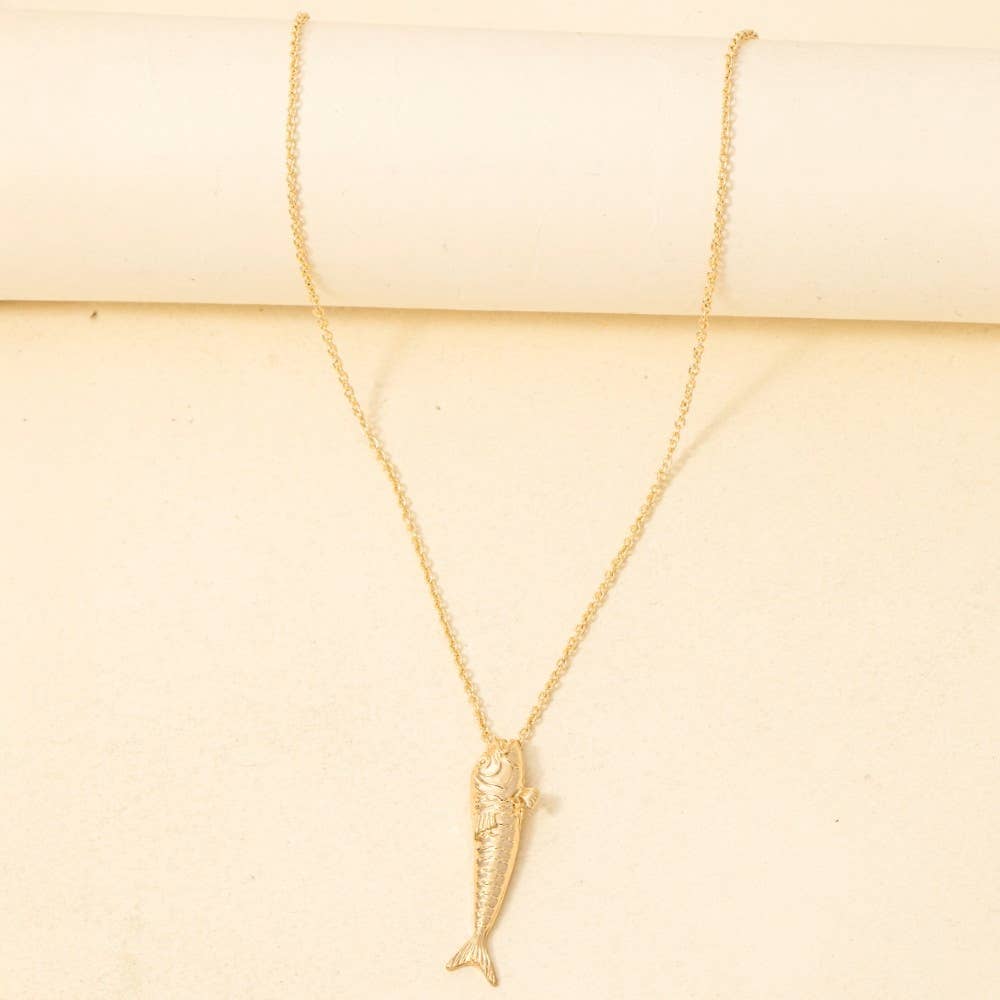 Detailed Fish Pendant Necklace